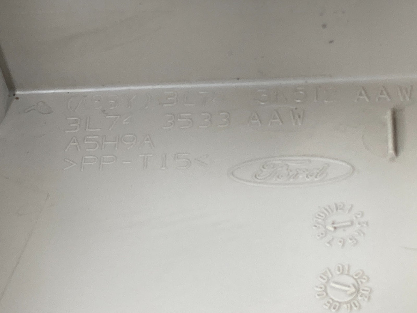 03 04 Lincoln Navigator Steering Column Upper & Lower Cover Shroud 2L7C3D694ABW