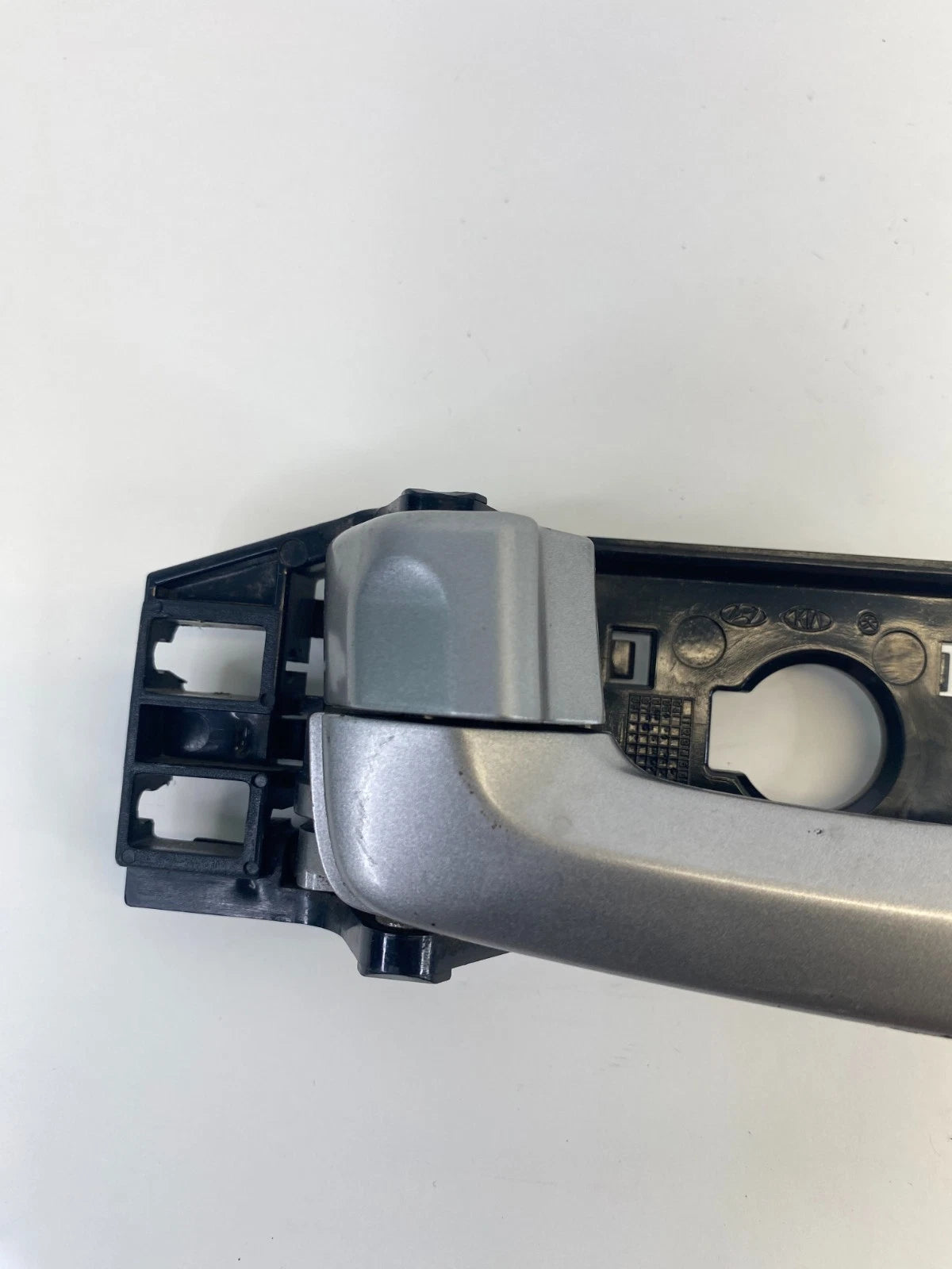2005-2010 KIA SPORTAGE REAR LEFT DRIVER INNER DOOR HANDLE OEM 82613-1F000