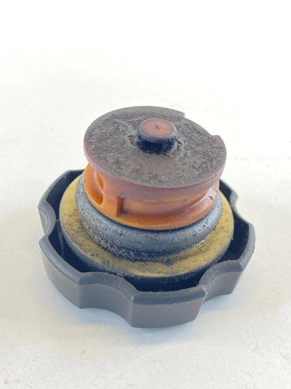 1995-2007 CHEVROLET CHEVY MONTE CARLO 3.4L 12V ENGINE OIL FILLER CAP COVER LID