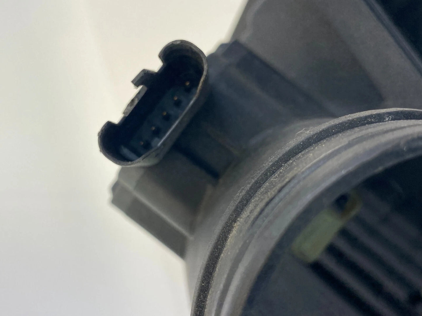 2007 2008 2009 2010 BMW X5 3.0L L6 AT AIR CLEANER FILTER BOX UPPER COVER HOUSING