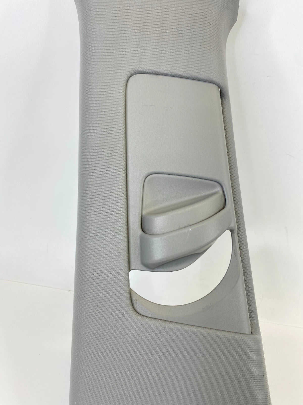 07-11 TOYOTA CAMRY FRONT LEFT SEAT BELT HEIGHT ADJUSTER COVER TRIM 73024-06030