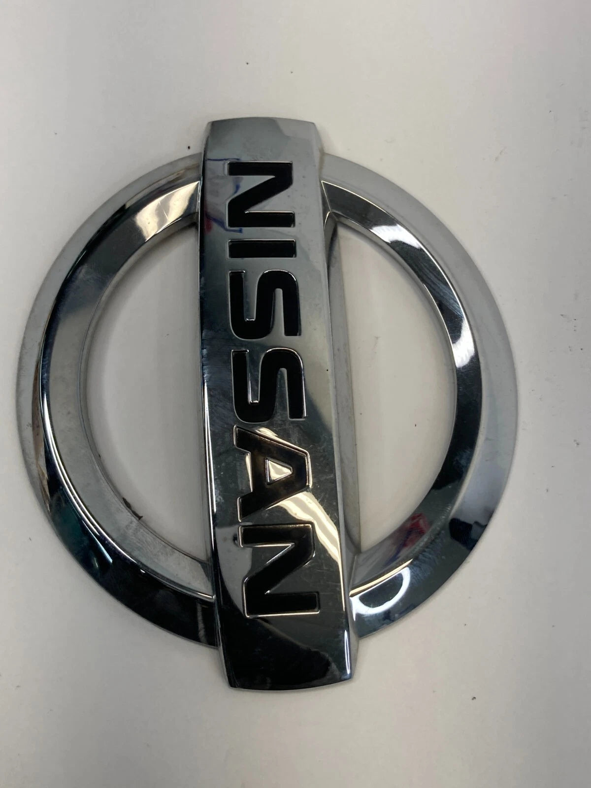 2008-2013 NISSAN ROGUE REAR TAILGATE EMBLEM BADGE LOGO CHROME 84890-JM00A