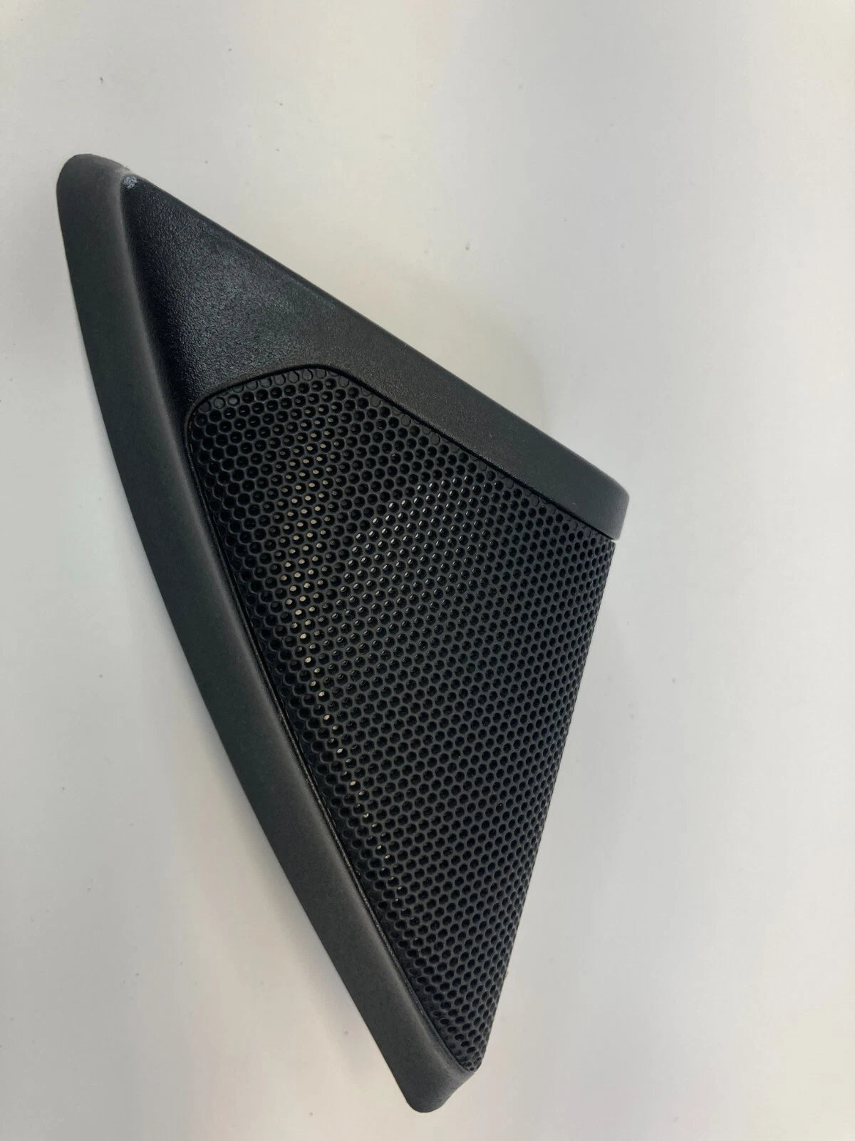 2011-2017 BUICK REGAL FRONT LEFT DOOR SPEAKER CORNER COVER TRIM BEZEL OEM