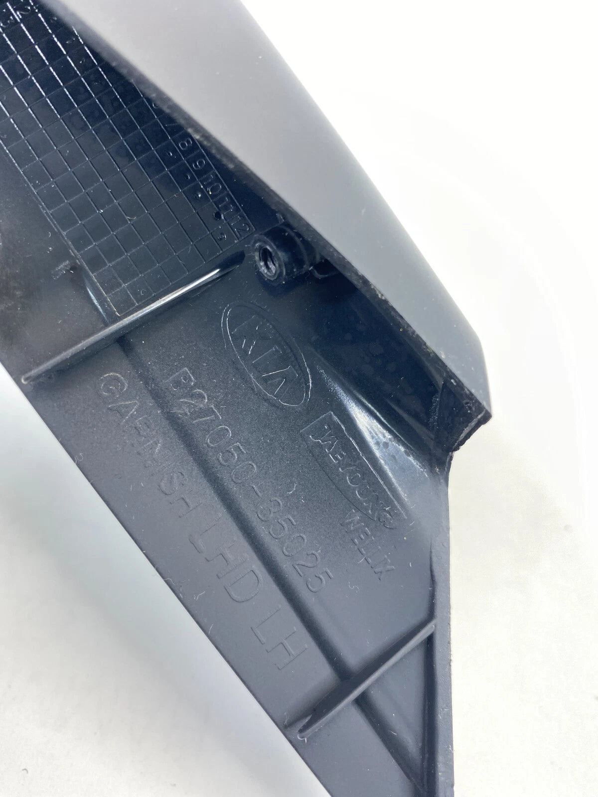 2010-2013 KIA FORTE CENTER CONSOLE LEFT SIDE BEZEL GARNISH TRIM B27050-35025 OEM
