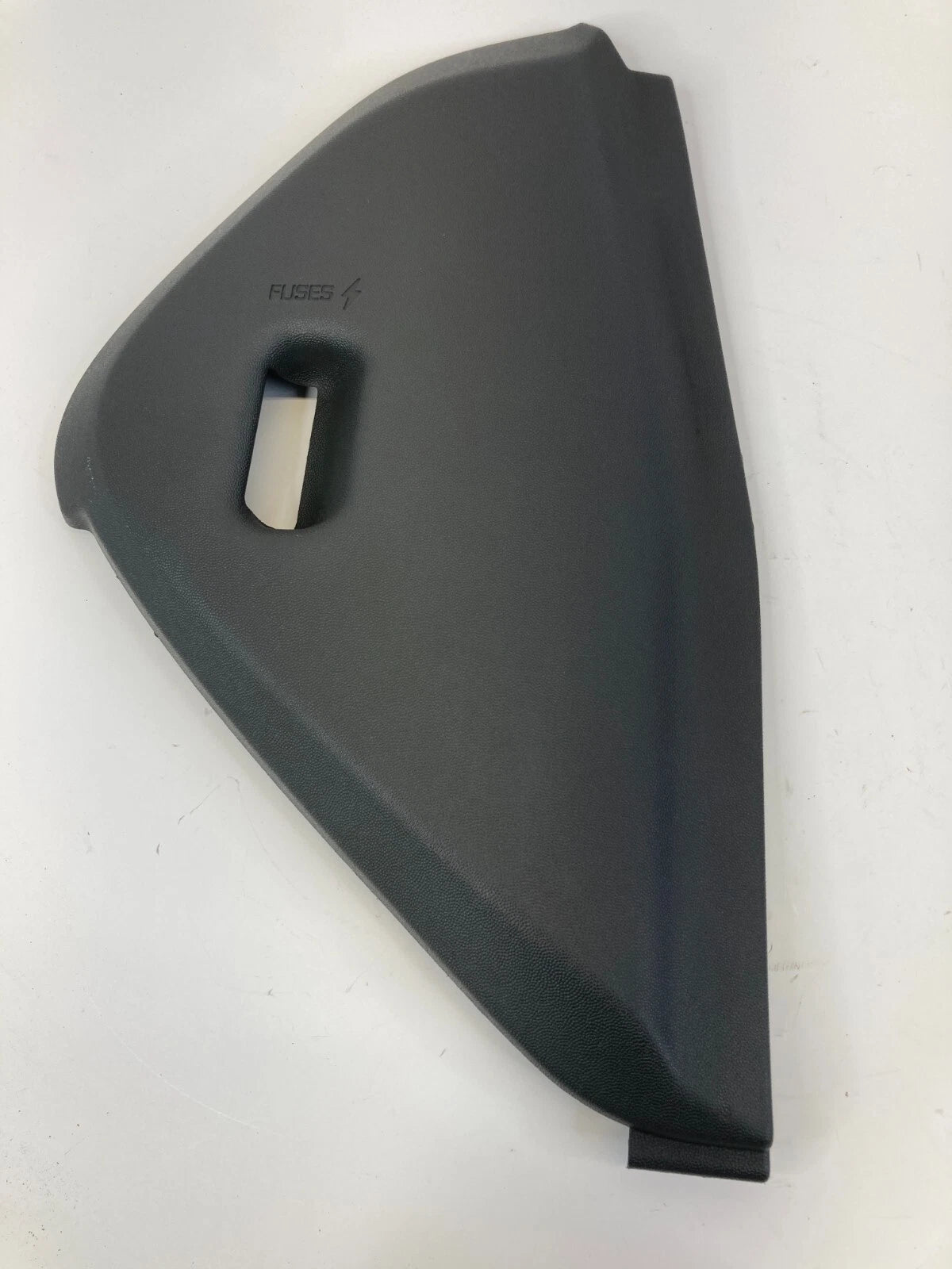 04-08 PONTIAC GRAND PRIX DASH RIGHT PASSENGER SIDE END CAP COVER TRIM 10446795