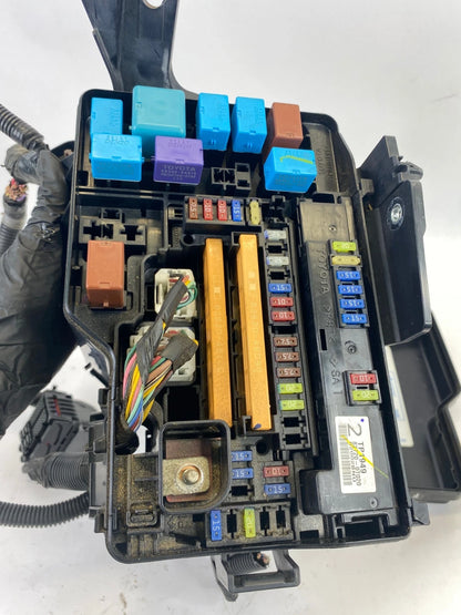 2009-2015 TOYOTA VENZA FRONT ENGINE COMPARTMENT FUSE BOX OEM FACTORY 82720-0T020