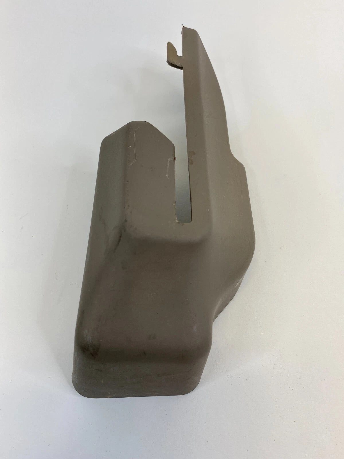 2003-2007 FORD TAURUS RIGHT SIDE FRONT SEAT TRACK COVER TRIM F6DB-54617D16-BB