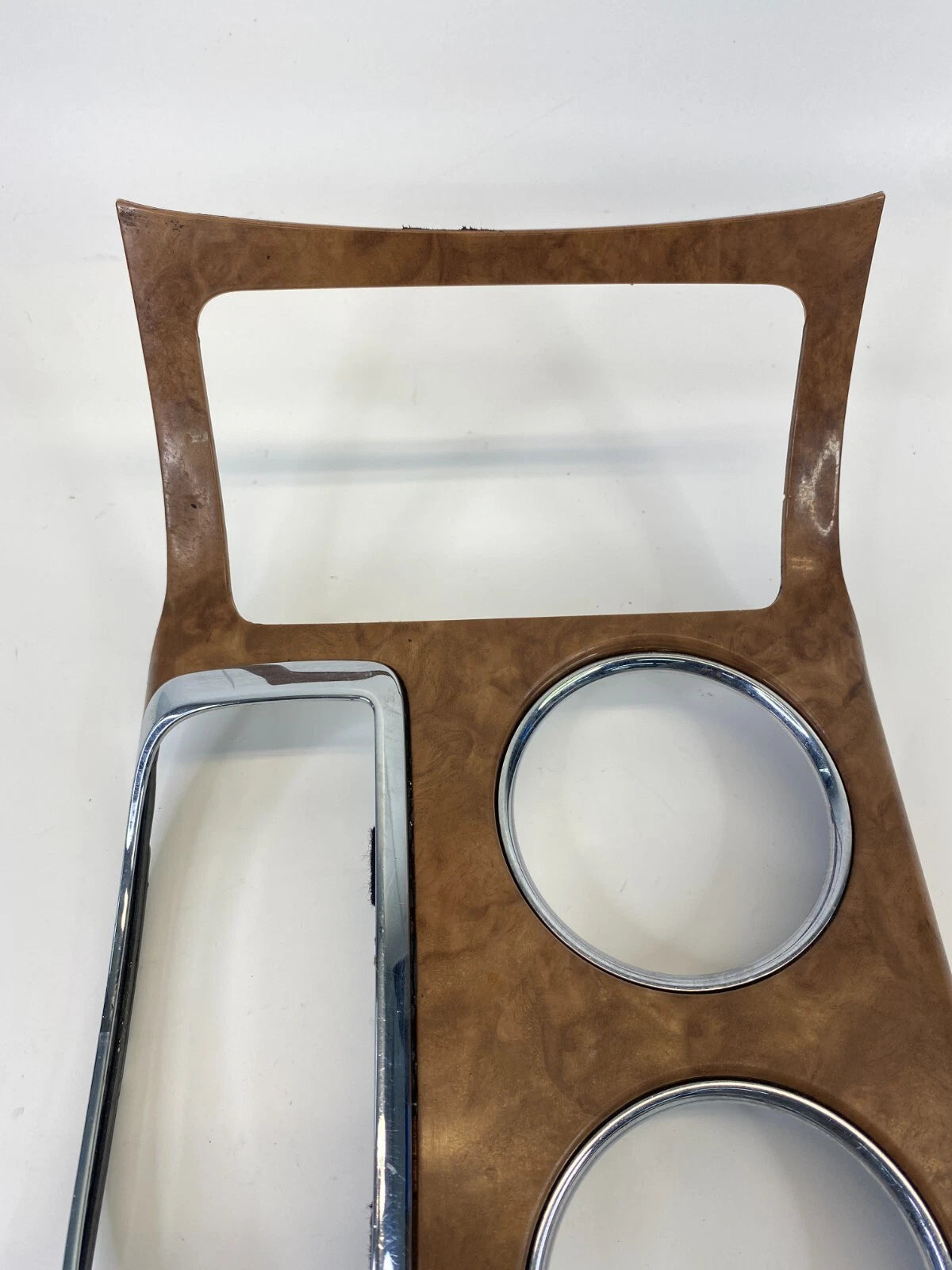 2008-2012 BUICK ENCLAVE FRONT CENTER CONSOLE SHIFTER SURROUND BEZEL TRIM OEM