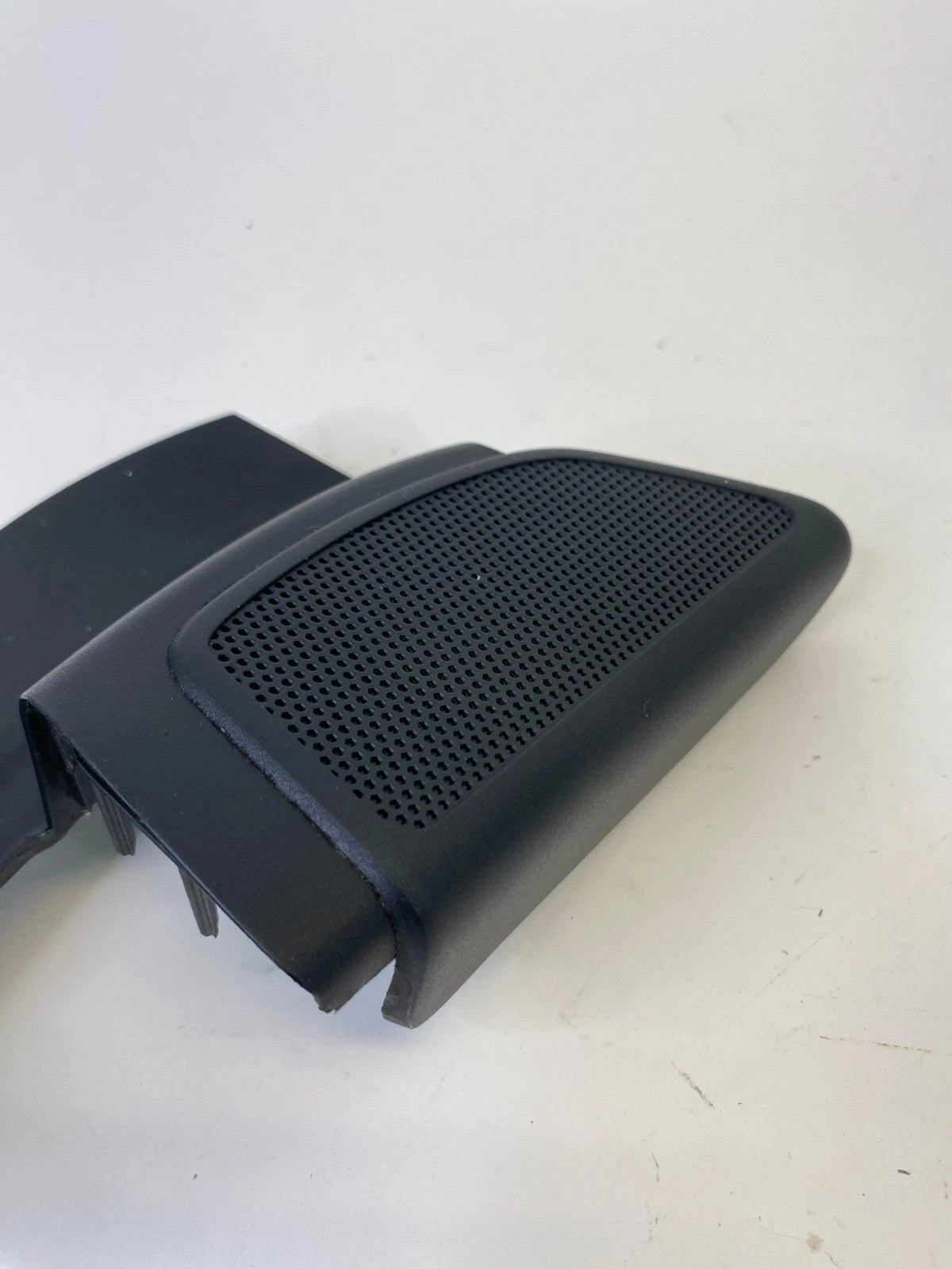12-18 FORD FOCUS FRONT RIGHT PASSENGER DOOR SPEAKER TWEETER & TRIM BM51-18C862-A