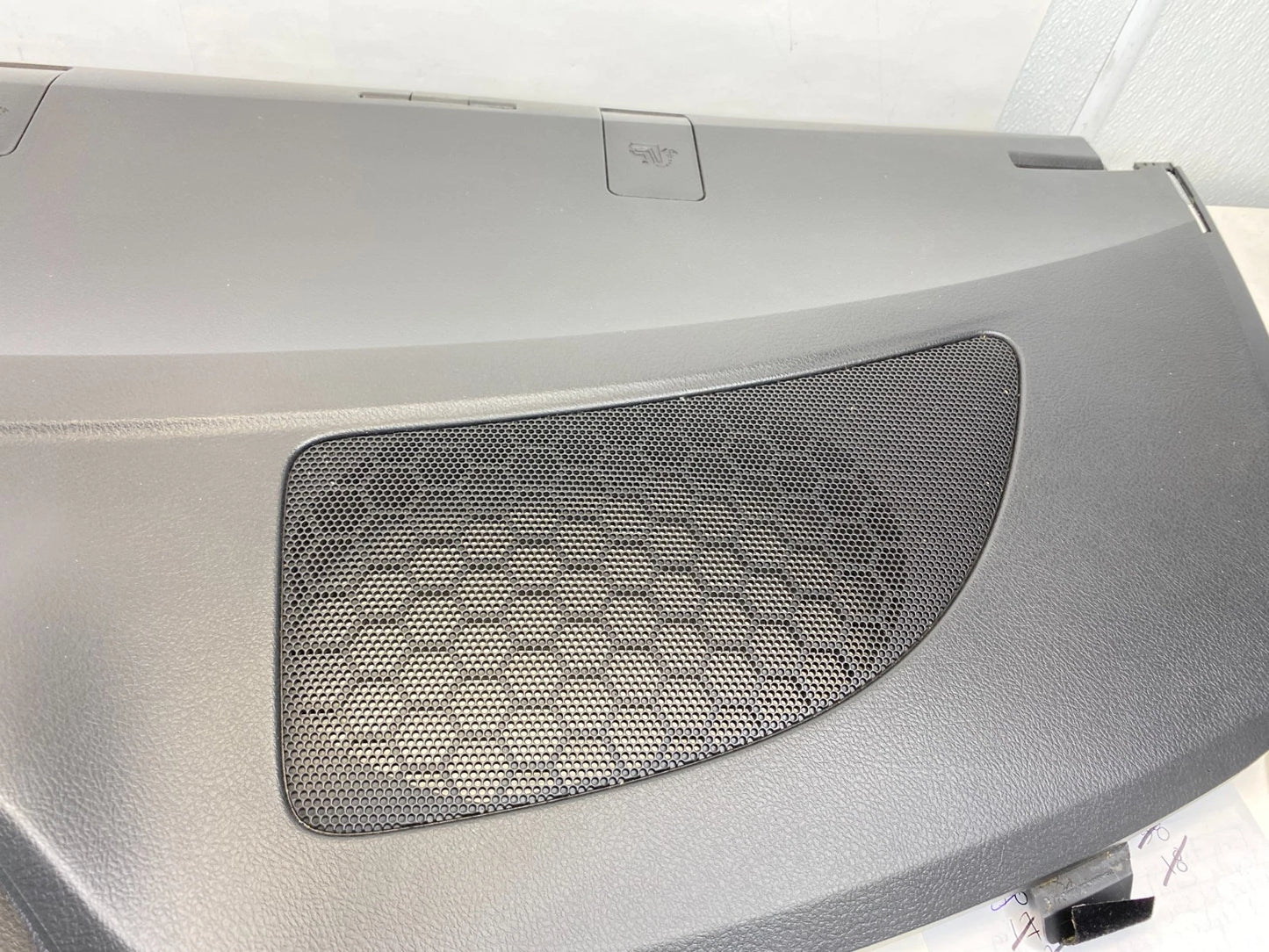 11 12 13 TOYOTA COROLLA REAR HIGH MOUNTED SPEAKER INTERIOR COVER TRIM 6433002520