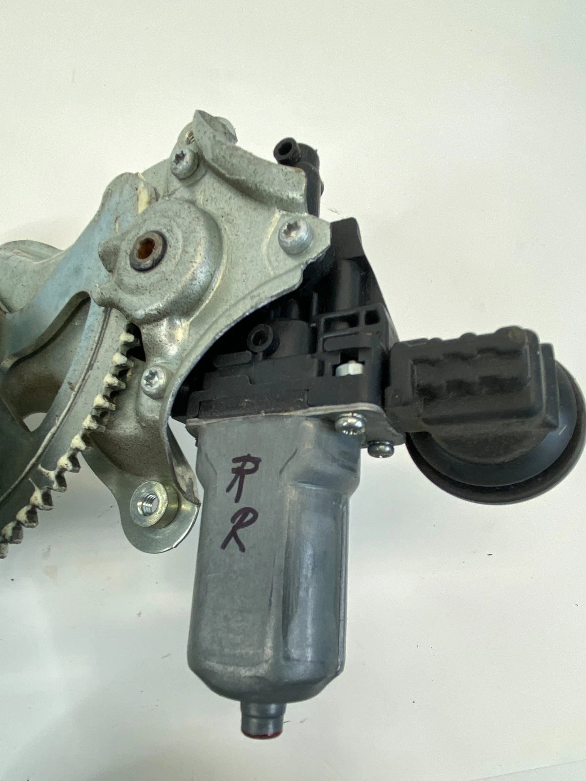 07-11 TOYOTA YARIS HATCHBACK REAR RIGHT DOOR POWER WINDOW MOTOR W /REGULATOR OEM