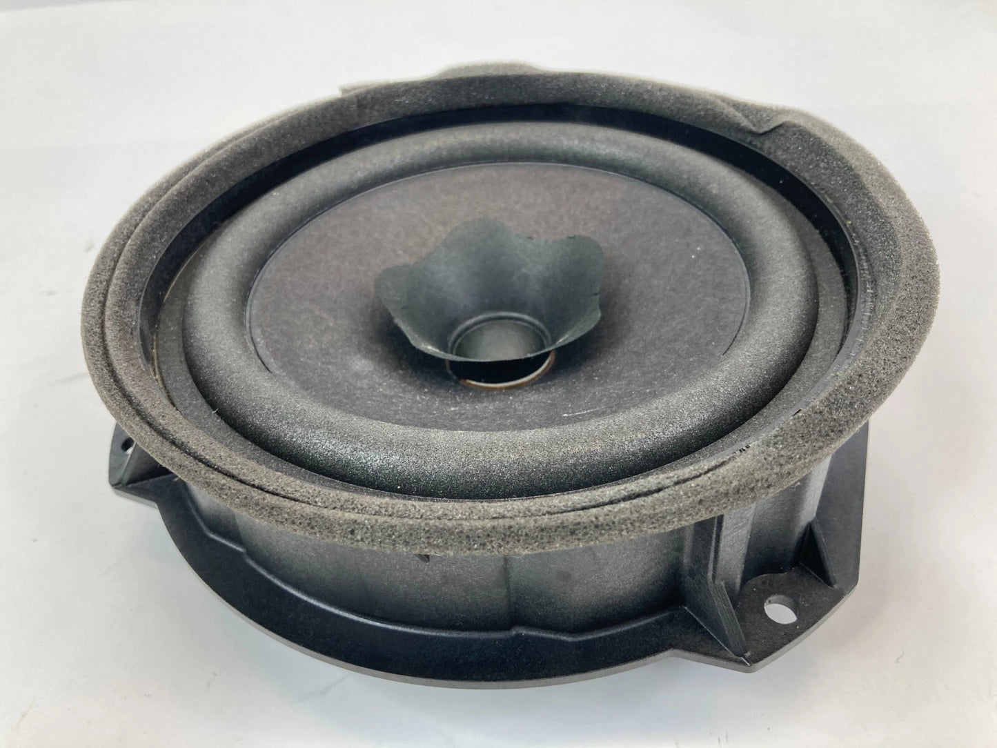 2010-2017 CHEVROLET EQUINOX REAR RIGHT LOWER DOOR AUDIO SPEAKER 25845394 OEM