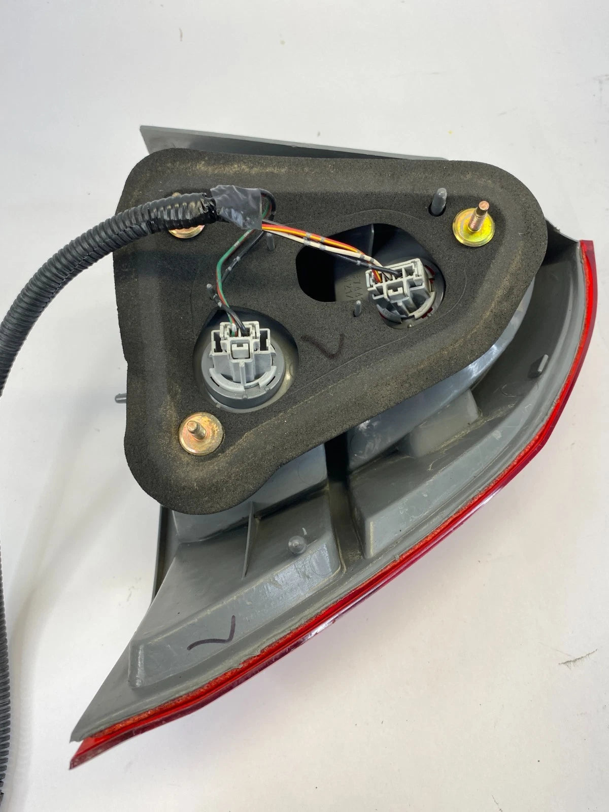 2001 2002 HONDA CIVIC SEDAN TAIL LIGHT TAILLIGHT LAMP LEFT DRIVER SIDE OUTER OEM
