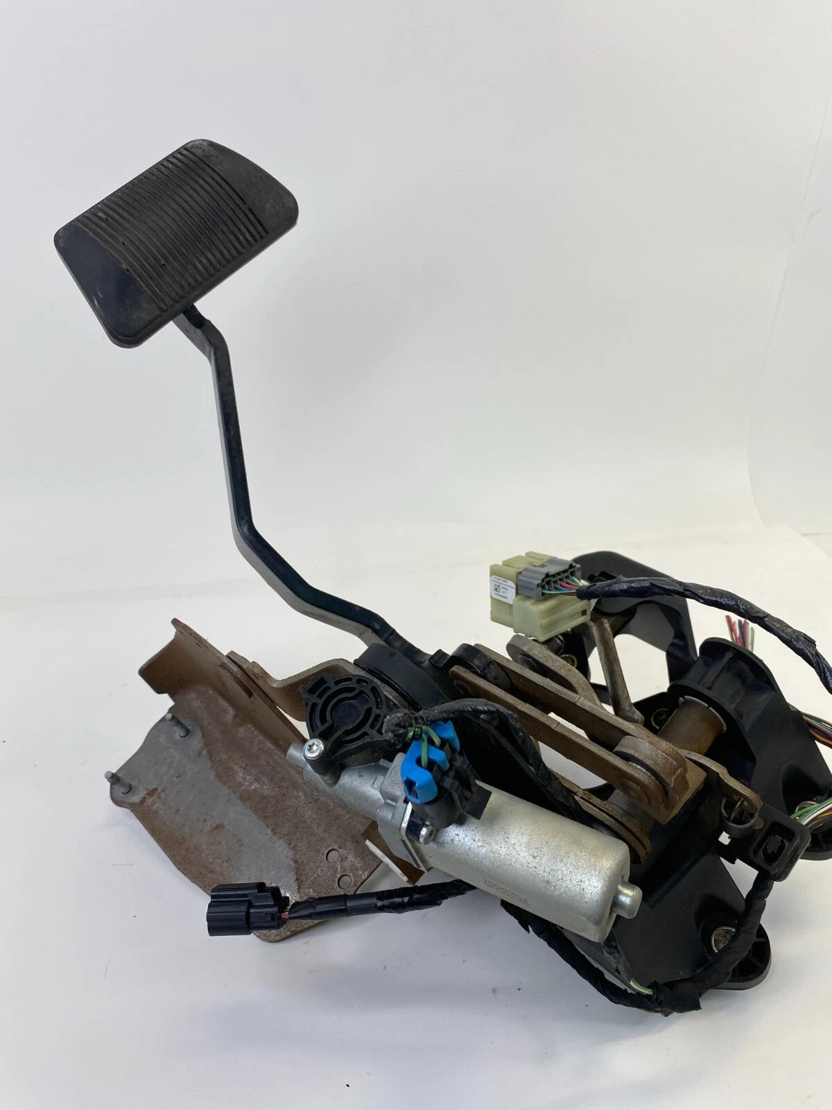 2009-2012 VW VOLKSWAGEN ROUTANPOWER ADJUSTABLE BRAKE PEDAL 04721199AE OEM