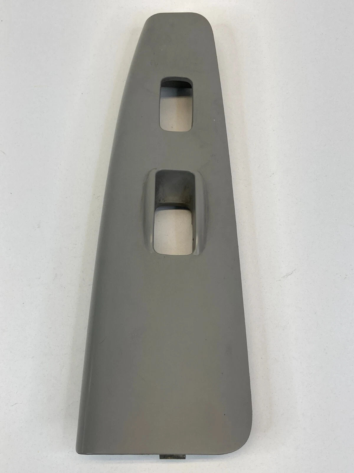 04-09 KIA SPECTRA FRONT RIGHT SIDE DOOR POWER WINDOW SWITCH BEZEL 93575-2F300