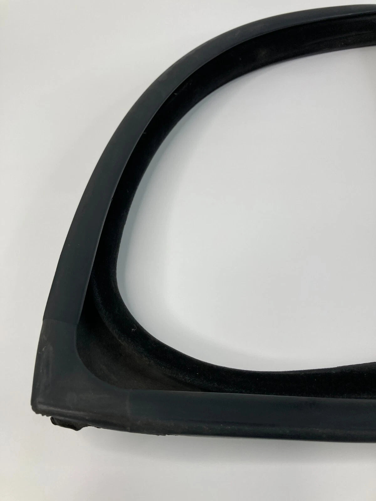 2004-2009 CADILLAC SRX REAR LEFT DOOR QUARTER VENT WINDOW GLASS 43R-004596 OEM