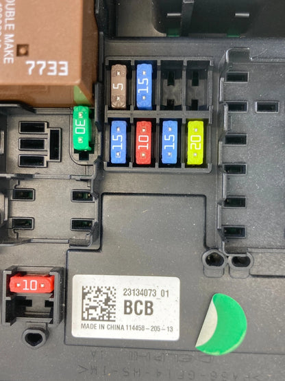 2014-2019 CADILLAC ATS CTS REAR BODY MULTIFUNCTIONAL JUNCTION FUSE BOX 23134073