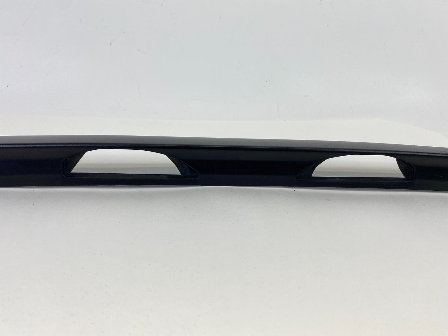 01 02 03 04 05 Honda Civic Rear Trunk Lid License Plate Molding 74890-S5P-A OEM