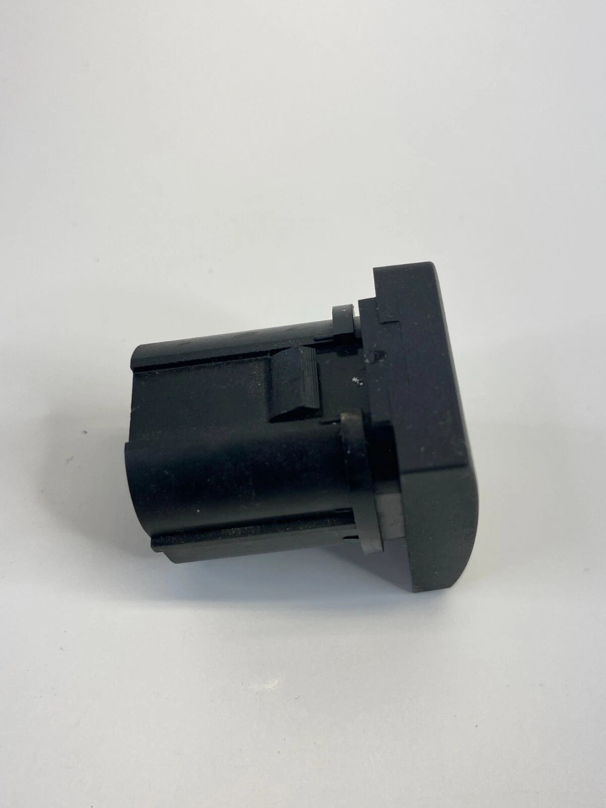 2006-2009 FORD FUSION DASH POWER TRUNK LATCH RELEASE SWITCH 6E5T-19B514AC OEM