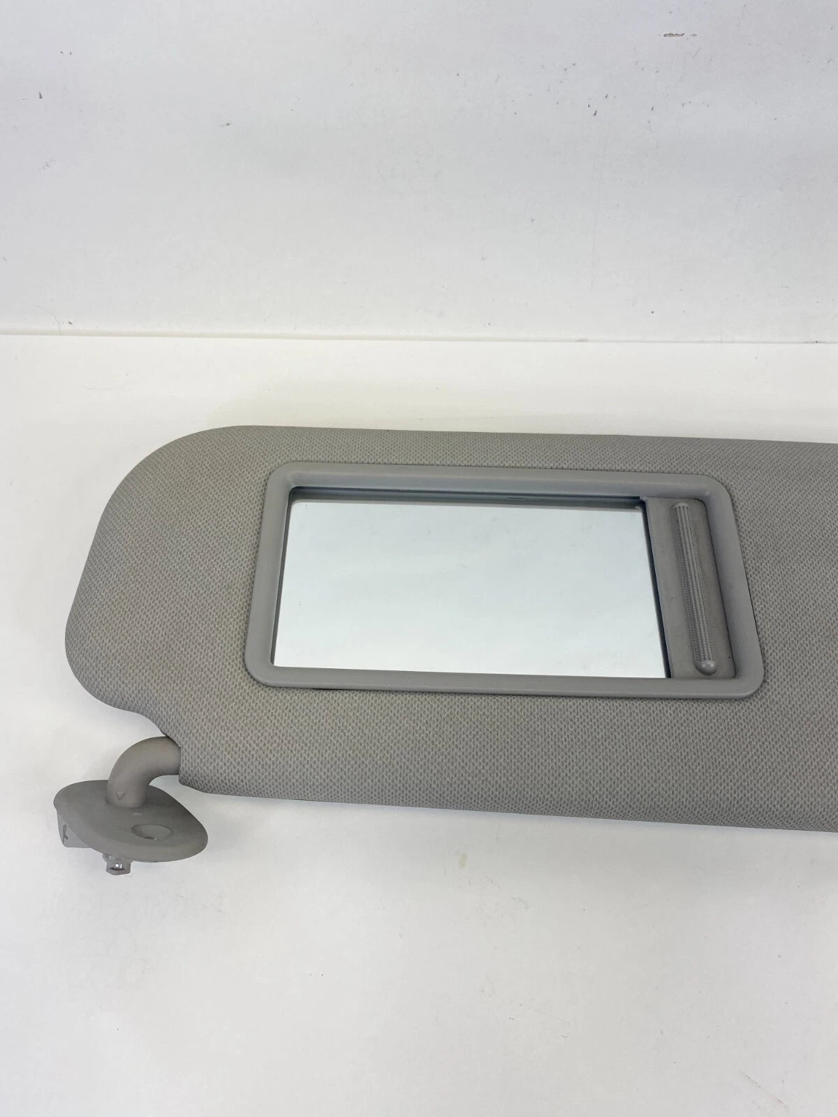 2014-20016 HYUNDAI ELANTRA INTERIOR ROOF RIGHT SUN VISOR SUNVISOR SHADE ASSEMBLY