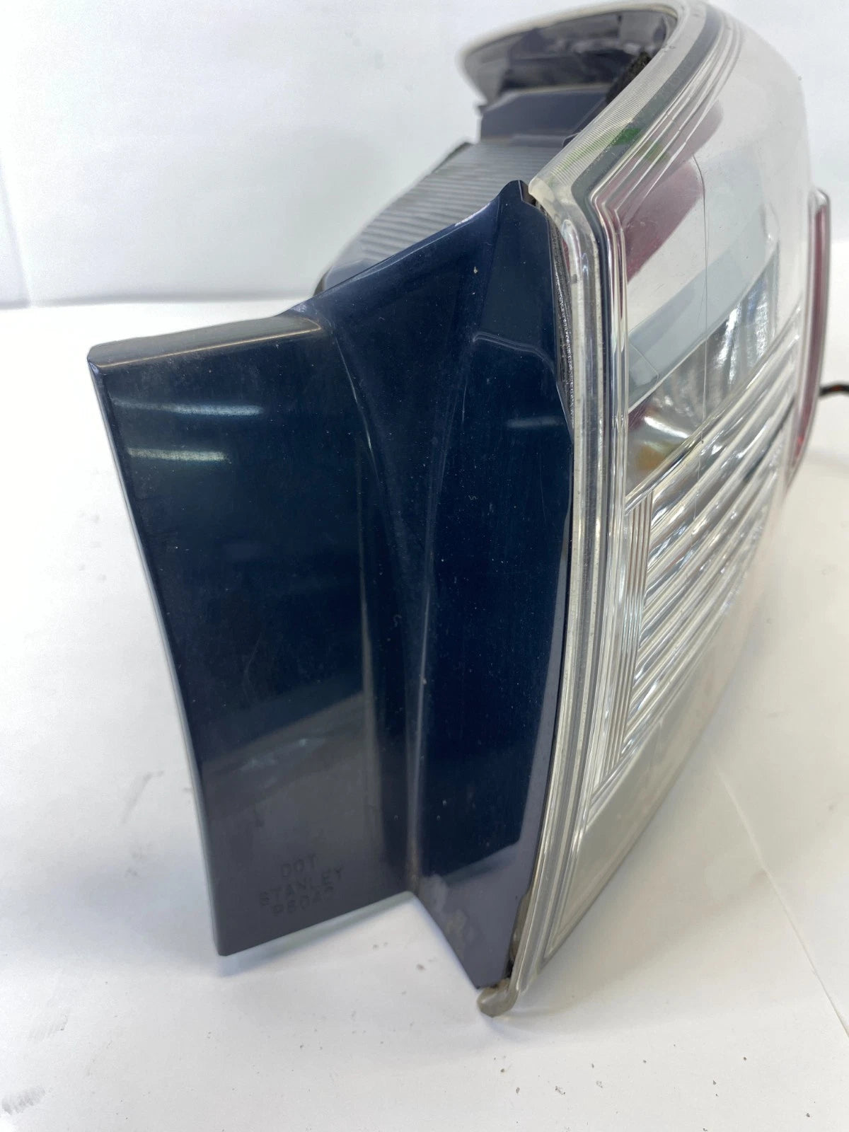 10-13 MAZDA 3 SEDAN RIGHT PASSENGER OUTER QUARTER PANEL TAIL LIGHT TAILLIGHT OEM