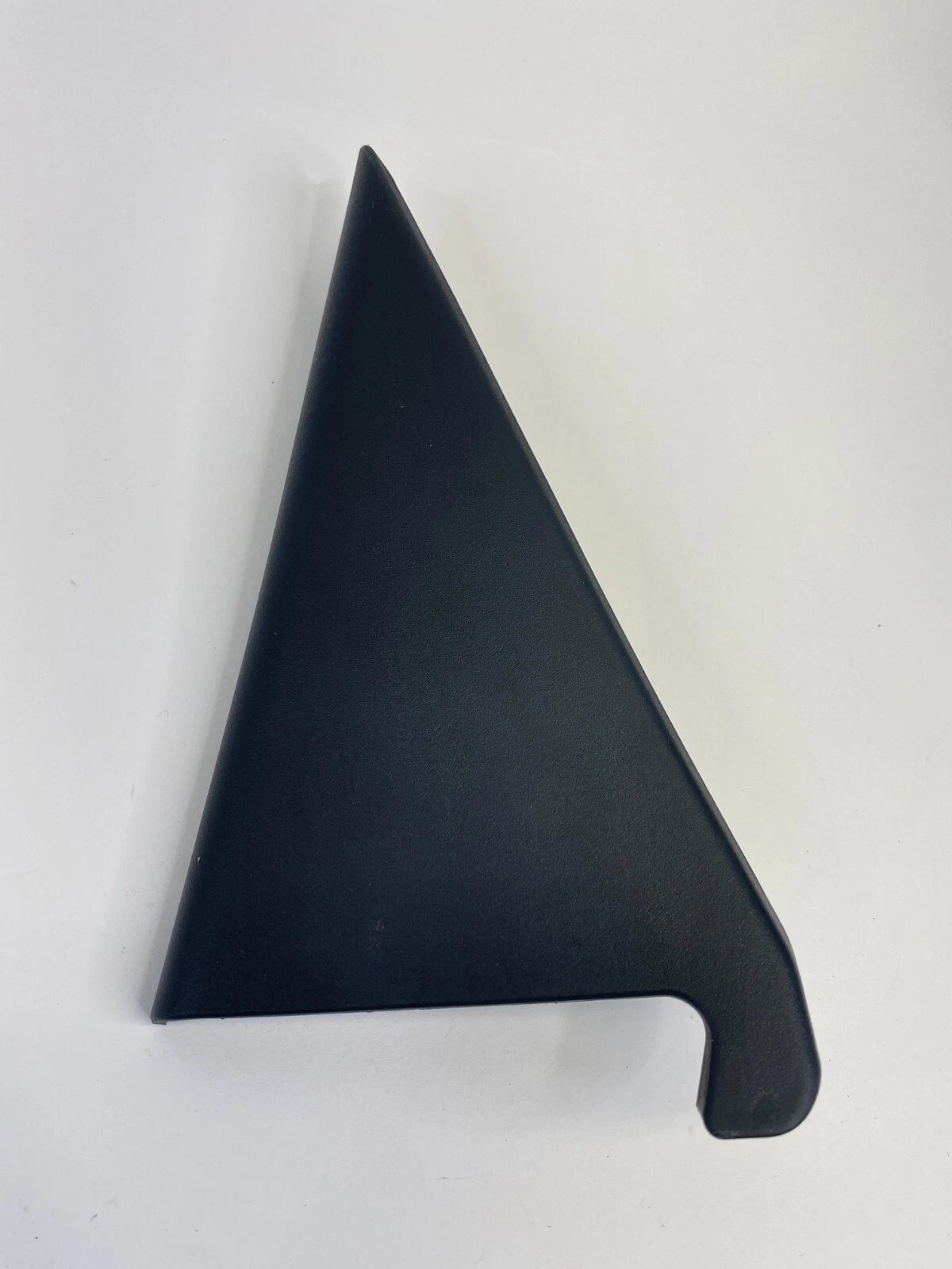 04-09 MAZDA 3 HATCHBACK REAR RIGHT INTERIOR DOOR CORNER COVER TRIM BP4K6851X OEM