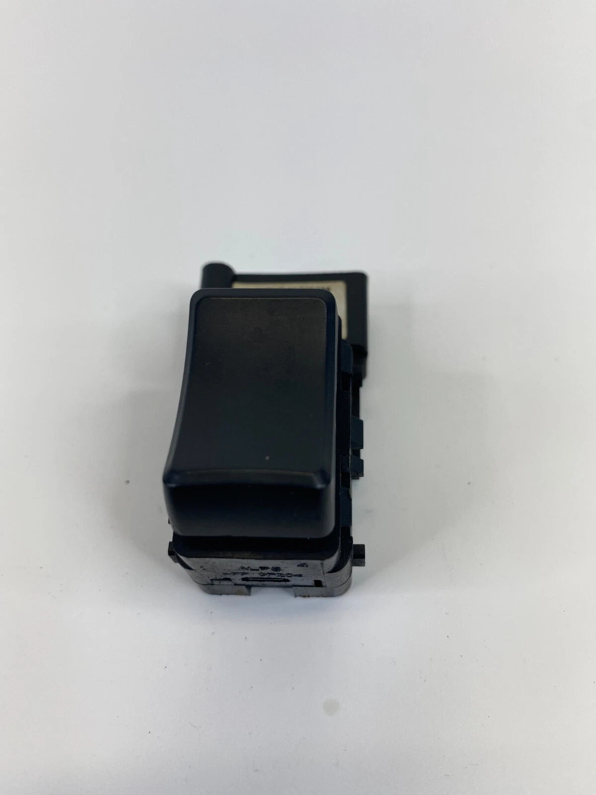 2004-2016 CADILLAC SRX FRONT RIGHT SEAT POWER LUMBAR CONTROL SWITCH 10315826