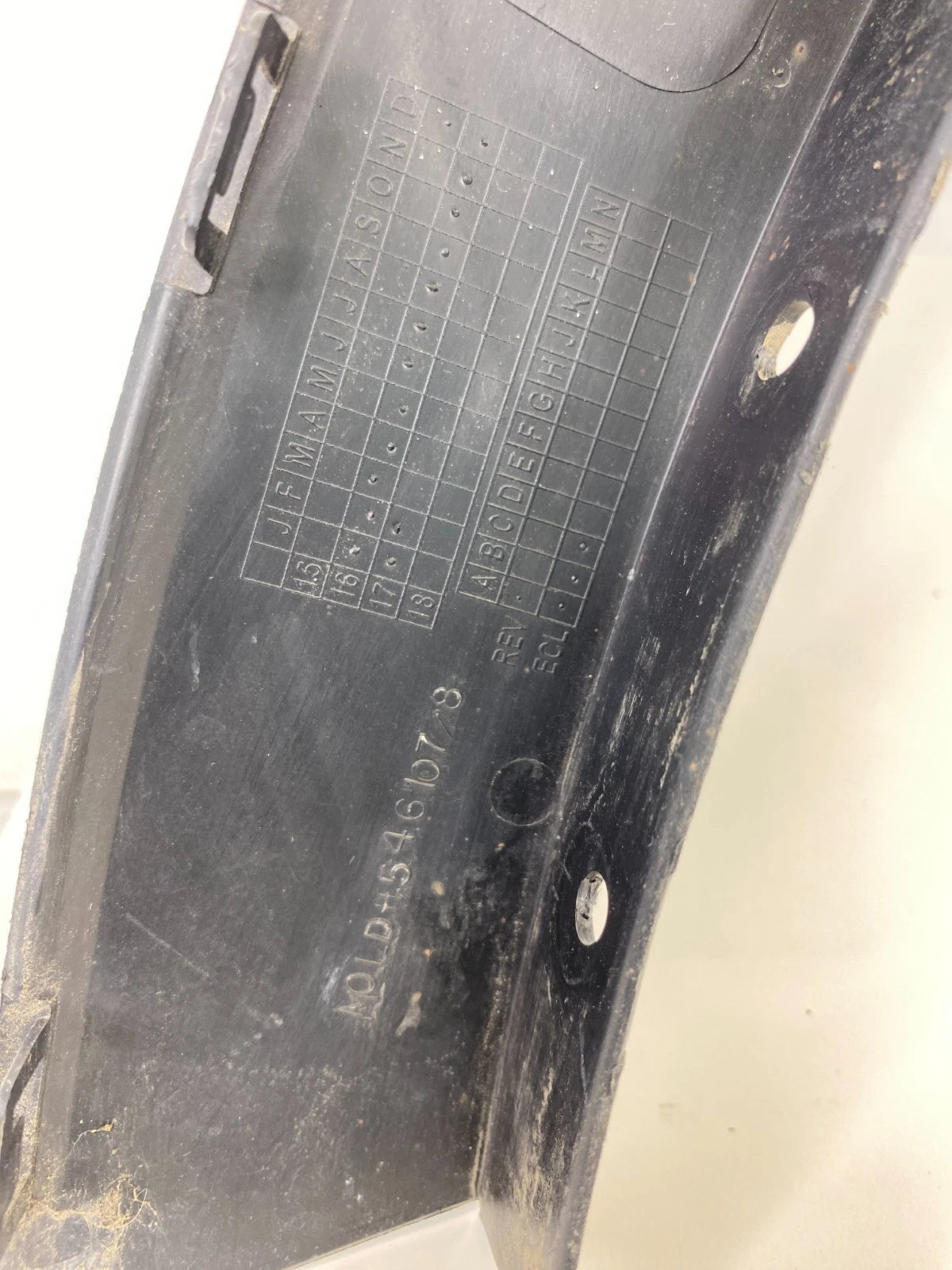 2013-2019 FORD INTERCEPTOR UTILITY REAR LEFT SIDE QUARTER WHEEL MOLDING TRIM