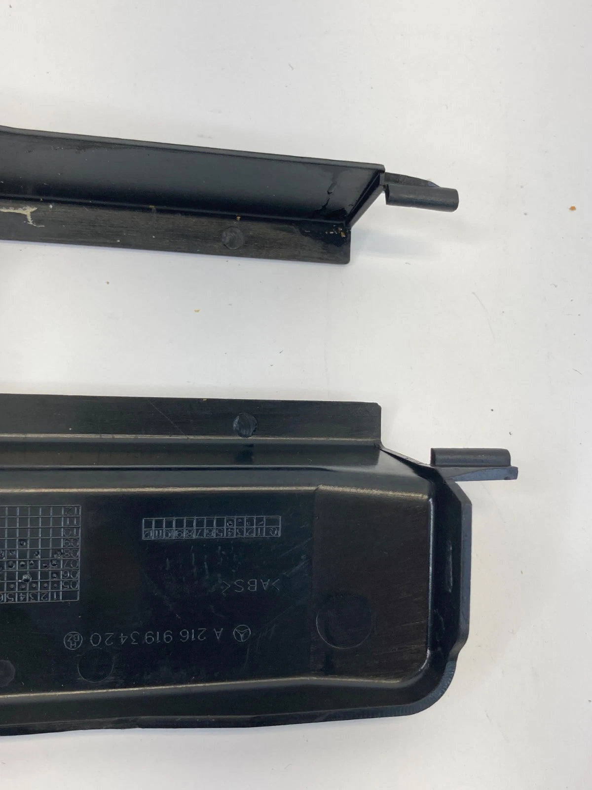 2007-2014 Mercedes-Benz CL550 Front Seat Rail Runner Cover 2169193420 OEM