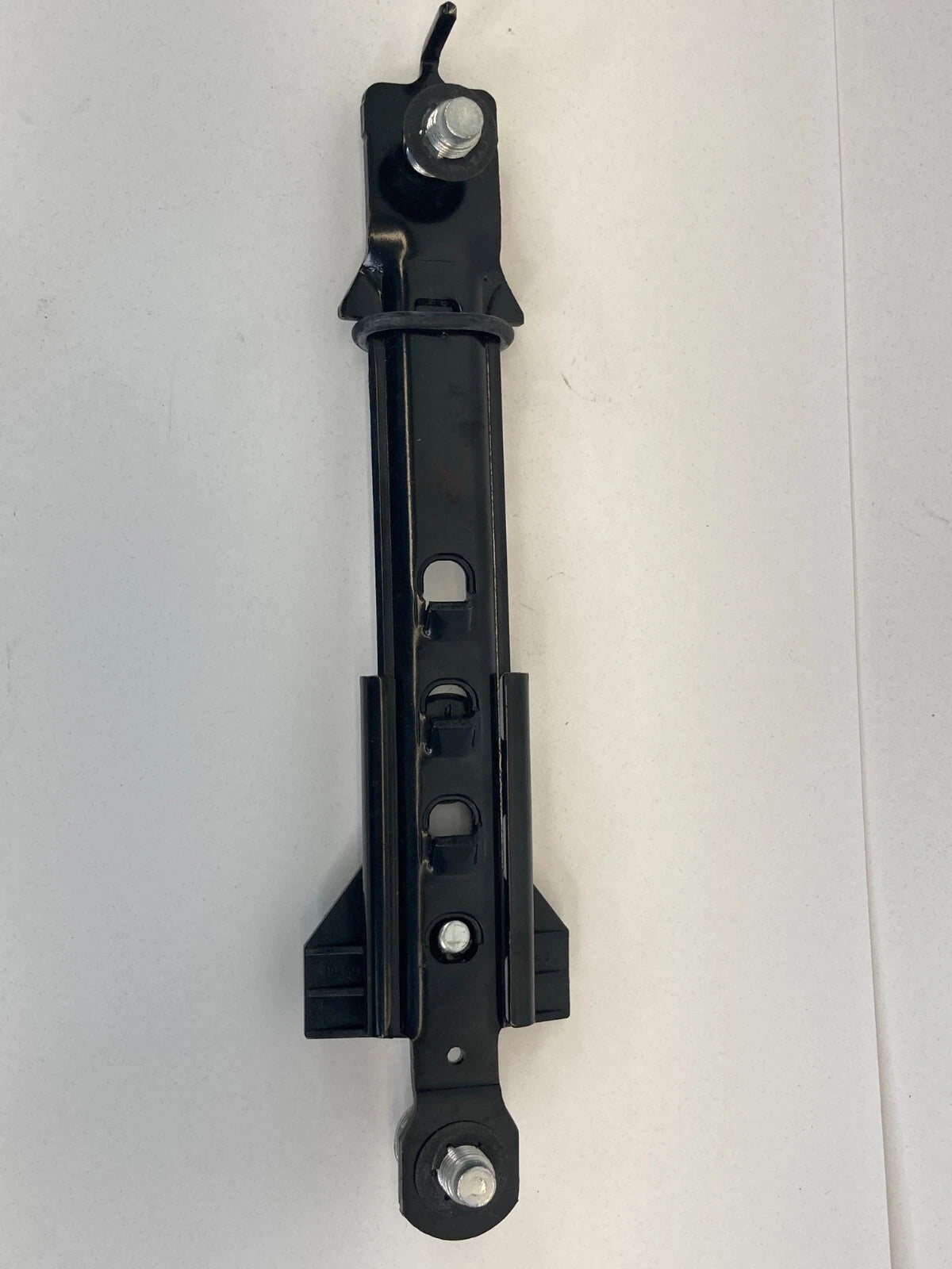 2010-2015 HYUNDAI TUCSON FRONT RIGHT PASSENGER SEAT BELT HEIGHT ADJUSTER OEM