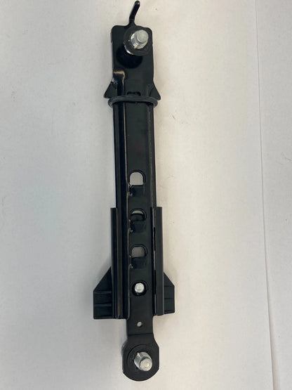 2010-2015 HYUNDAI TUCSON FRONT RIGHT PASSENGER SEAT BELT HEIGHT ADJUSTER OEM