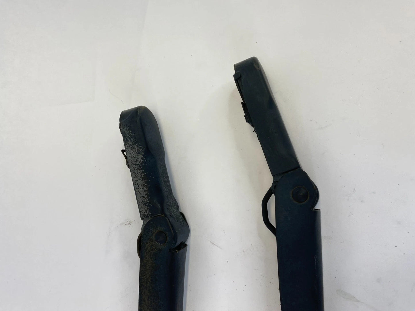 2002-2010 FORD EXPLORER FRONT LEFT & RIGHT WINDSHIELD WIPER ARM SET OEM
