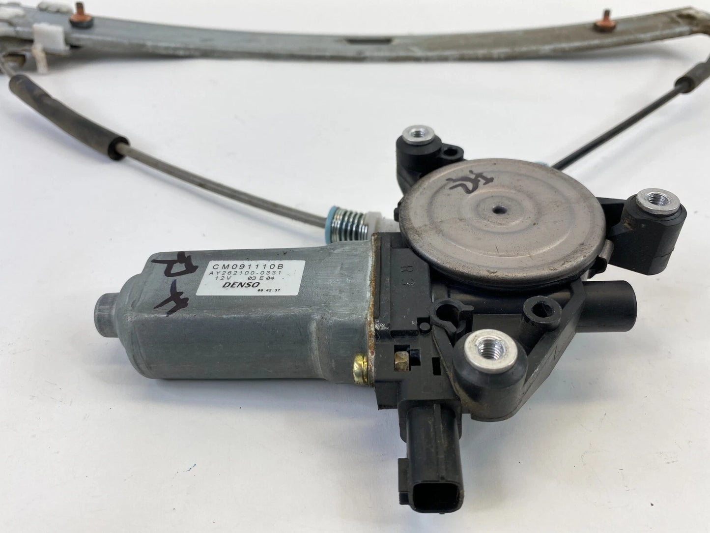 01-07 FORD ESCAPE FRONT RIGHT PASSENGER DOOR WINDOW MOTOR & REGULATOR CM091110B
