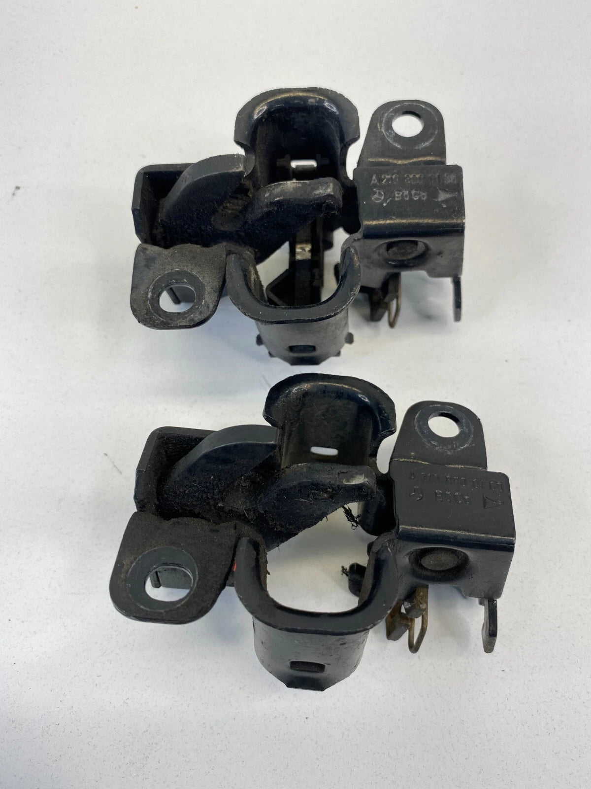 2006-2011 MERCEDES ML350 FRONT HOOD BONNET LOWER LATCH LOCK CATCH PAIR SET OEM