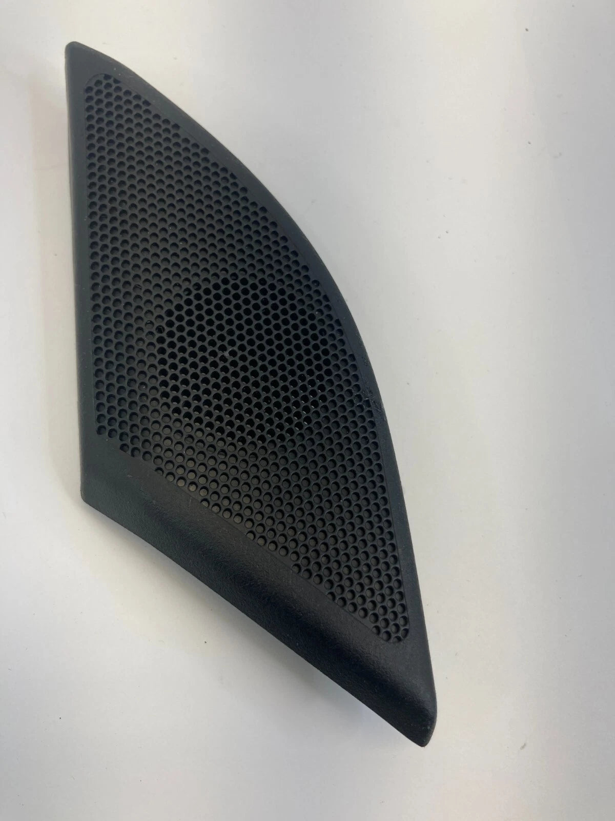 2012-2015 CHEVROLET CAPTIVA SPORT FRONT RIGHT DOOR TWEETER COVER GRILLE 96673603