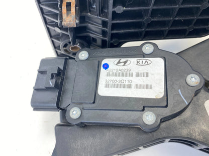 2011-2014 HYUNDAI SONATA GAS ACCELERATOR PEDAL SENSOR ASSEMBLY OEM 32700-3Q110