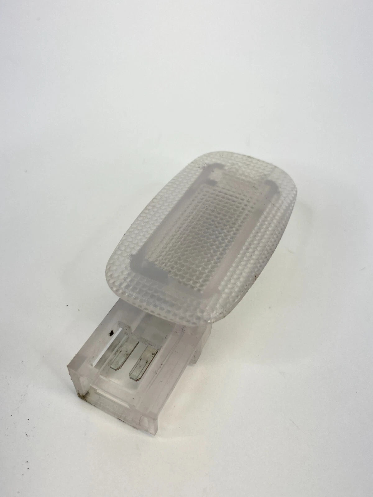 2003-2006 MERCEDES-BENZ E500 DASH CARGO COURTESY LIGHT LAMP A211-820-38-01