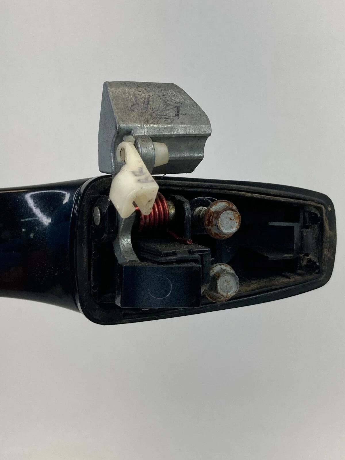 2008-2011 DODGE CALIBER FRONT RIGHT SIDE EXTERIOR DOOR HANDLE ASSEMBLY FR RH OEM