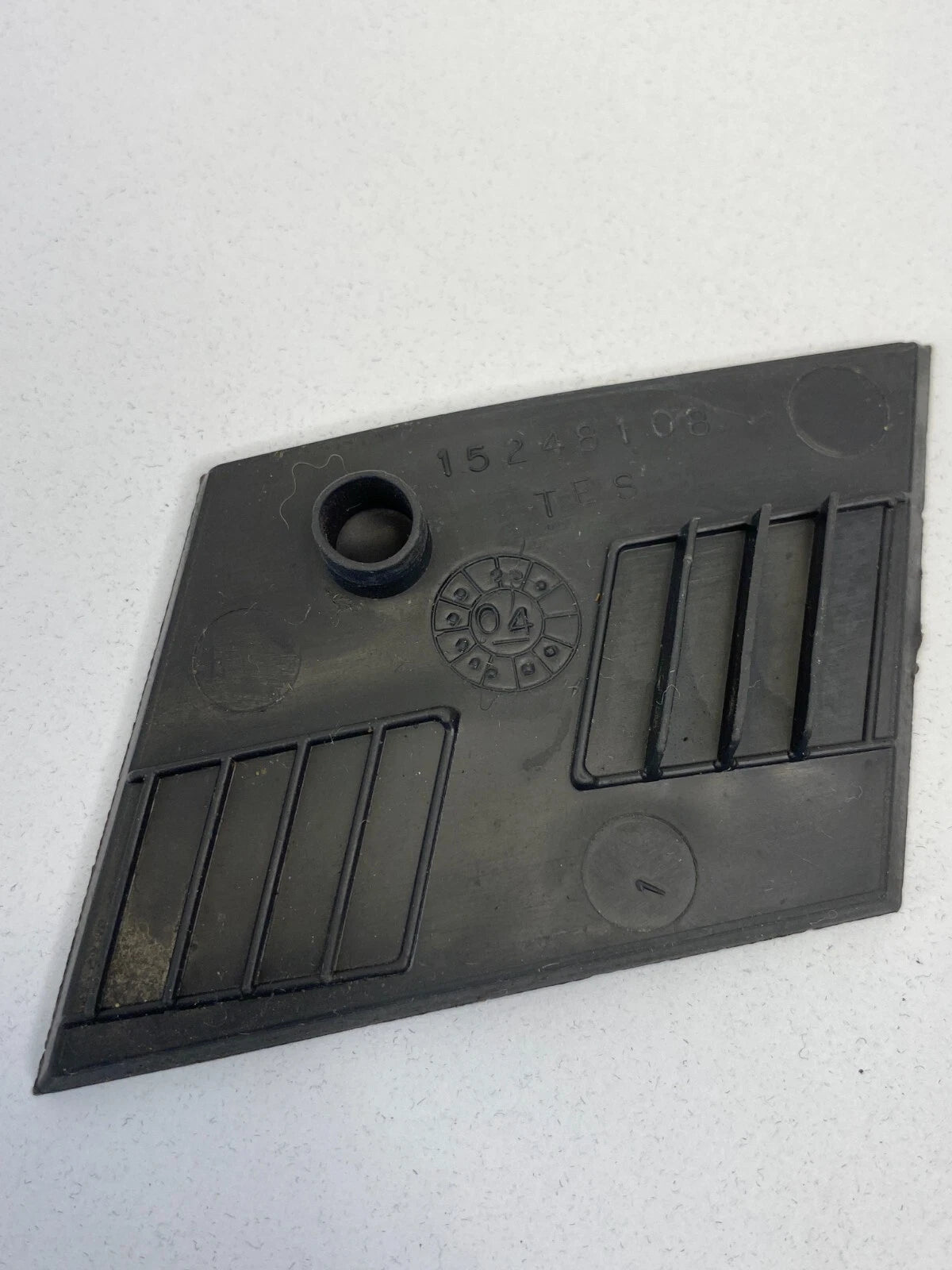 05-10 Pontiac G6 Front Left Driver Side Window Switch Screw Cover Trim 15248108