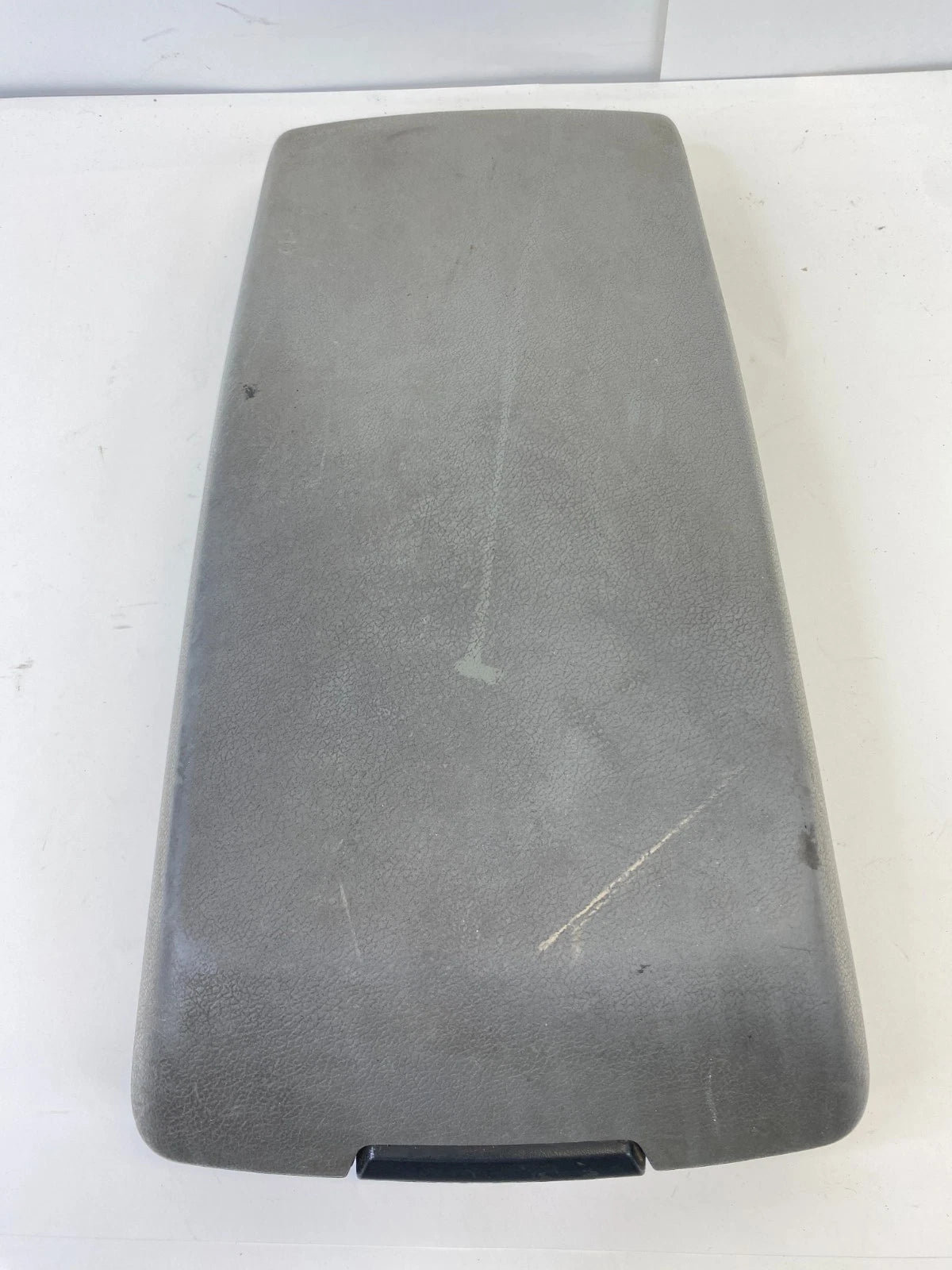 2005-2007 CHRYSLER 300 DODGE CHARGER CENTER CONSOLE ARMREST LID COVER TOP OEM