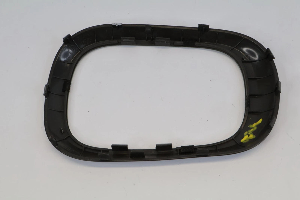 06-11 HYUNDAI ACCENT AUTOMATIC SHIFTER CONSOLE TRIM BEZEL SURROUND 84631-1E100
