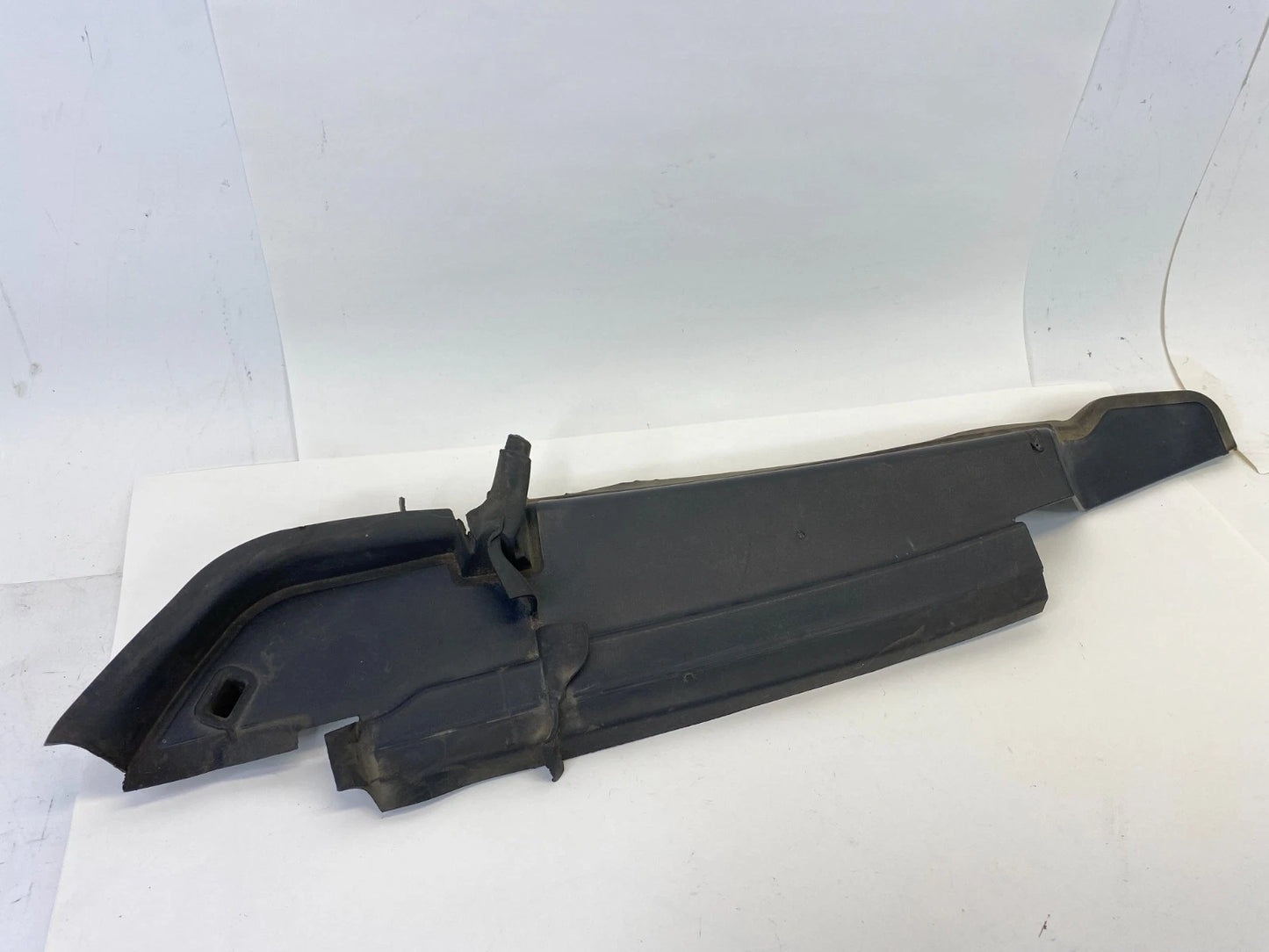 11-19 FORD EXPLORER FRONT RIGHT PASSENGER SIDE FENDER UPPER LEDGE TRIM COVER OEM