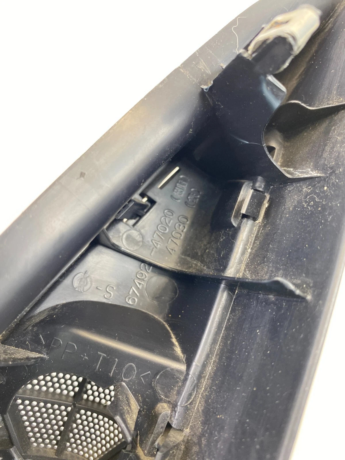 2004-2009 TOYOTA PRIUS FRONT DRIVER SIDE INTERIOR DOOR CORNER TWEETER TRIM COVER