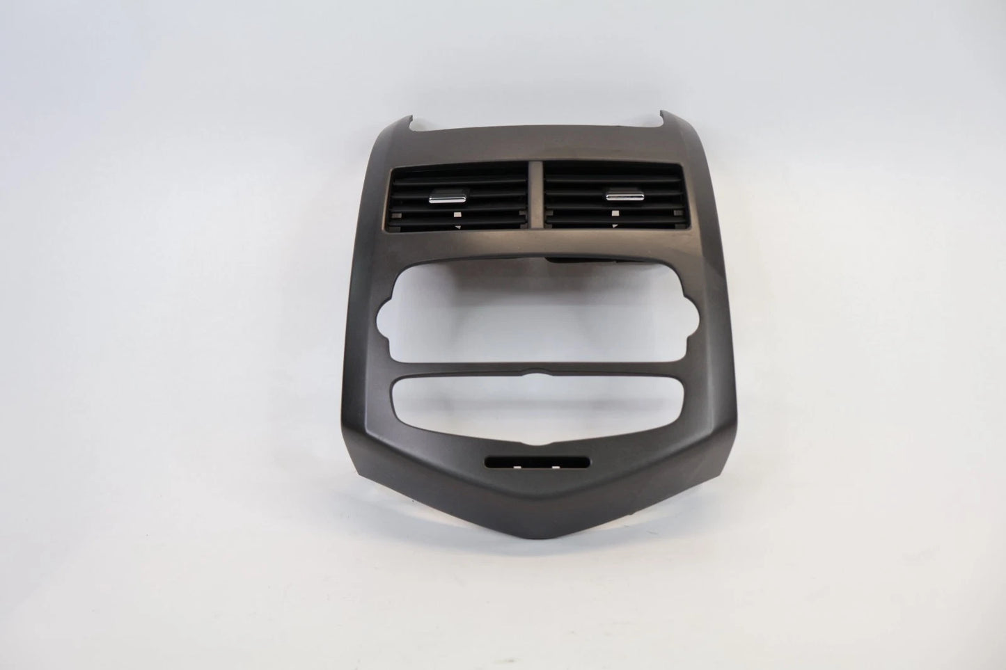 2012-2016 CHEVROLET SONIC CENTER DASH RADIO BEZEL W/ AIR VENTS 95460915