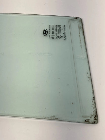 06-11 HYUNDAI ACCENT SEDAN REAR LEFT SIDE DOOR WINDOW FIXED VENT QUARTER GLASS