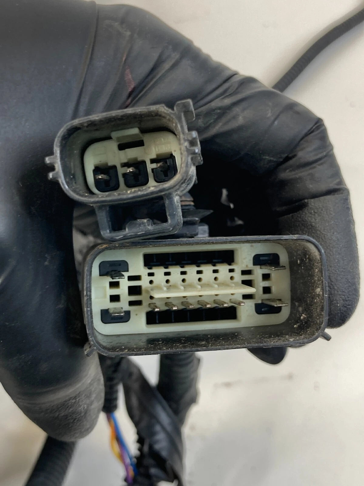 2012-2014 FORD FOCUS 2.0L ENGINE COMPARTMENT FUSE BOX JUNCTION RELAY MODULE OEM