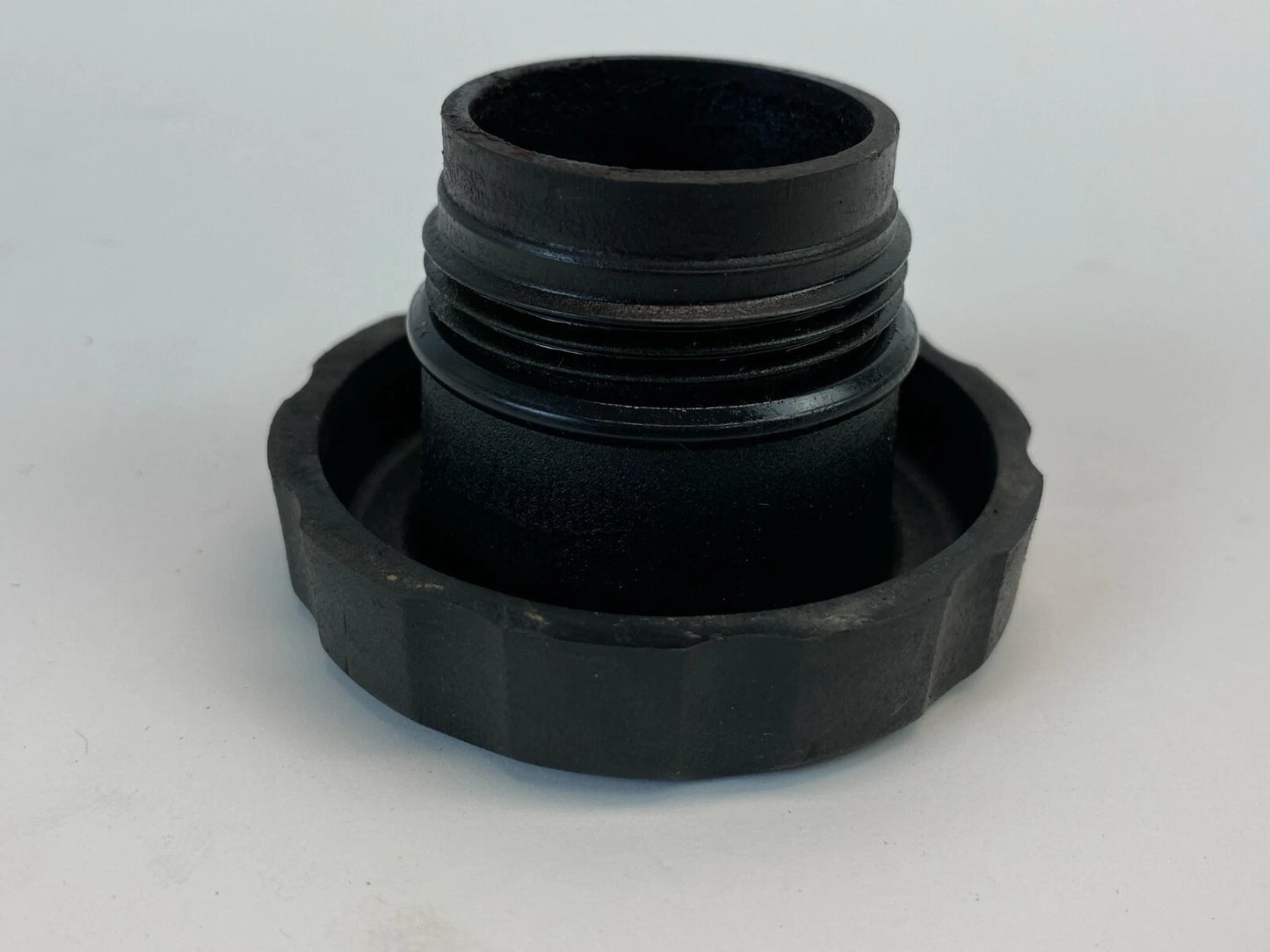 2003 2004 LAND ROVER DISCOVERY 4.6L V8 OHV 16V ENGINE OIL FILLER FLUID CAP OEM