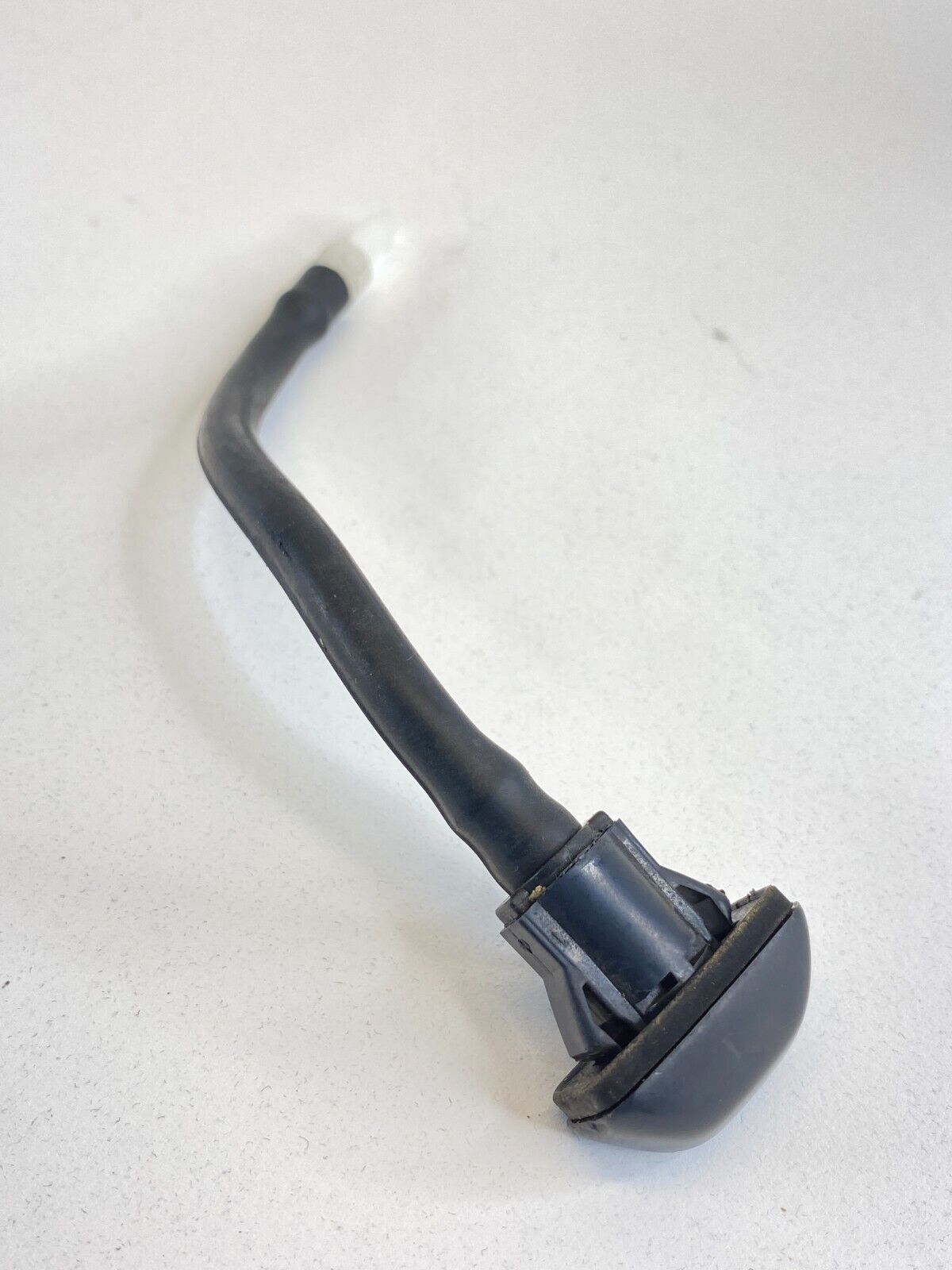 01 02 03 04 05 Toyota RAV4 Front Windshield Wiper Washer Fluid Nozzle OEM