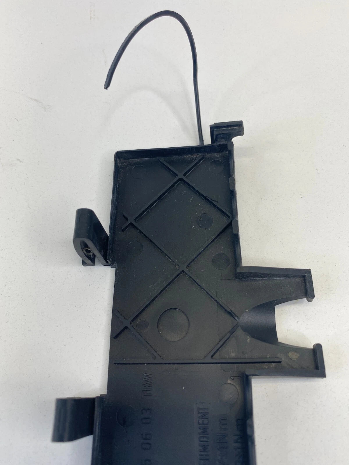 2006 2007 06 07 MERCEDES-BENZ C280 BATTERY FUSE COVER CAP LID A203-545-06-03 OEM