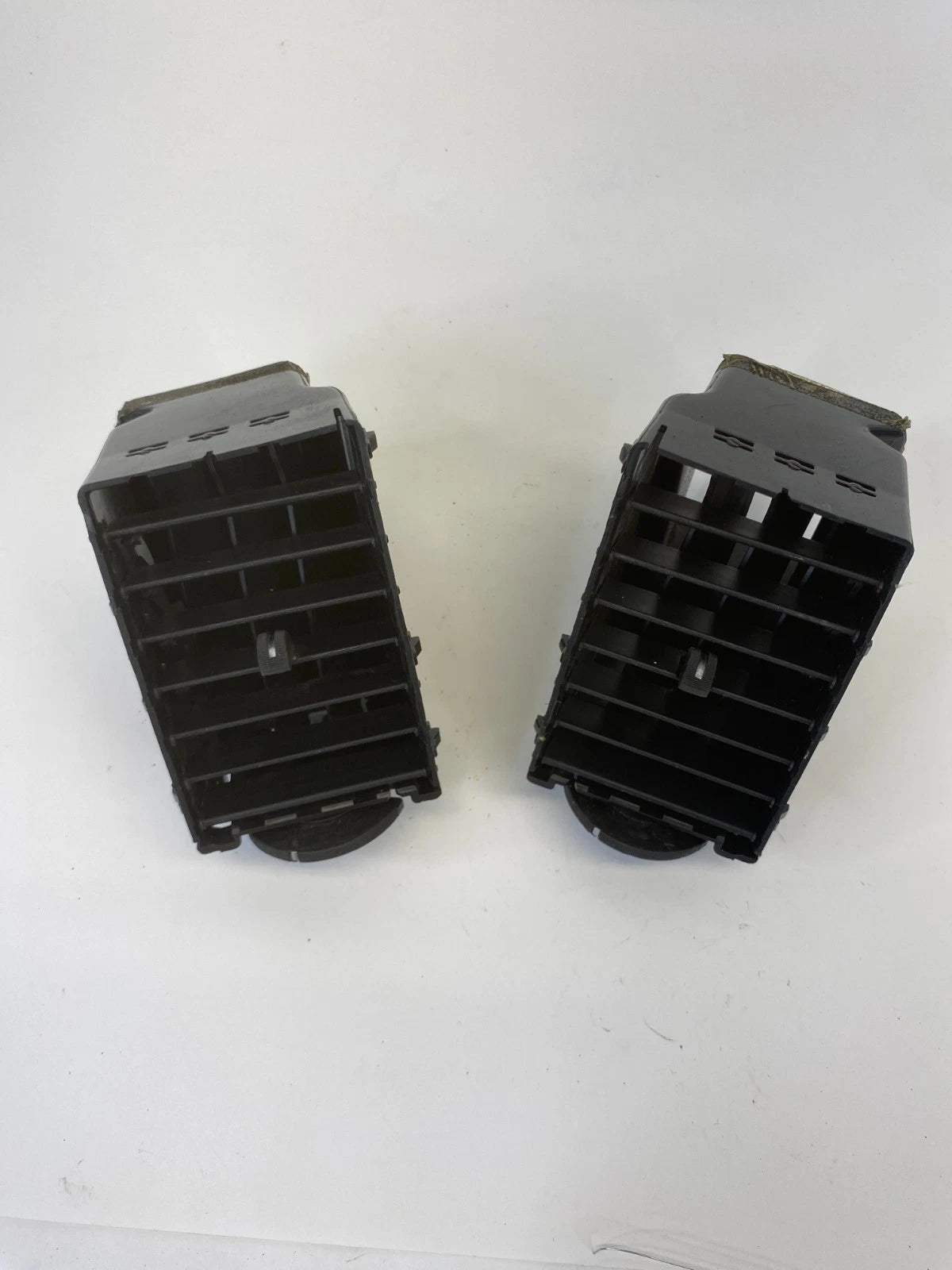 2008-2010 CHRYSLER 300 CENTER DASH LEFT & RIGHT A/C AIR VENT OUTLET DUCT GRILLE
